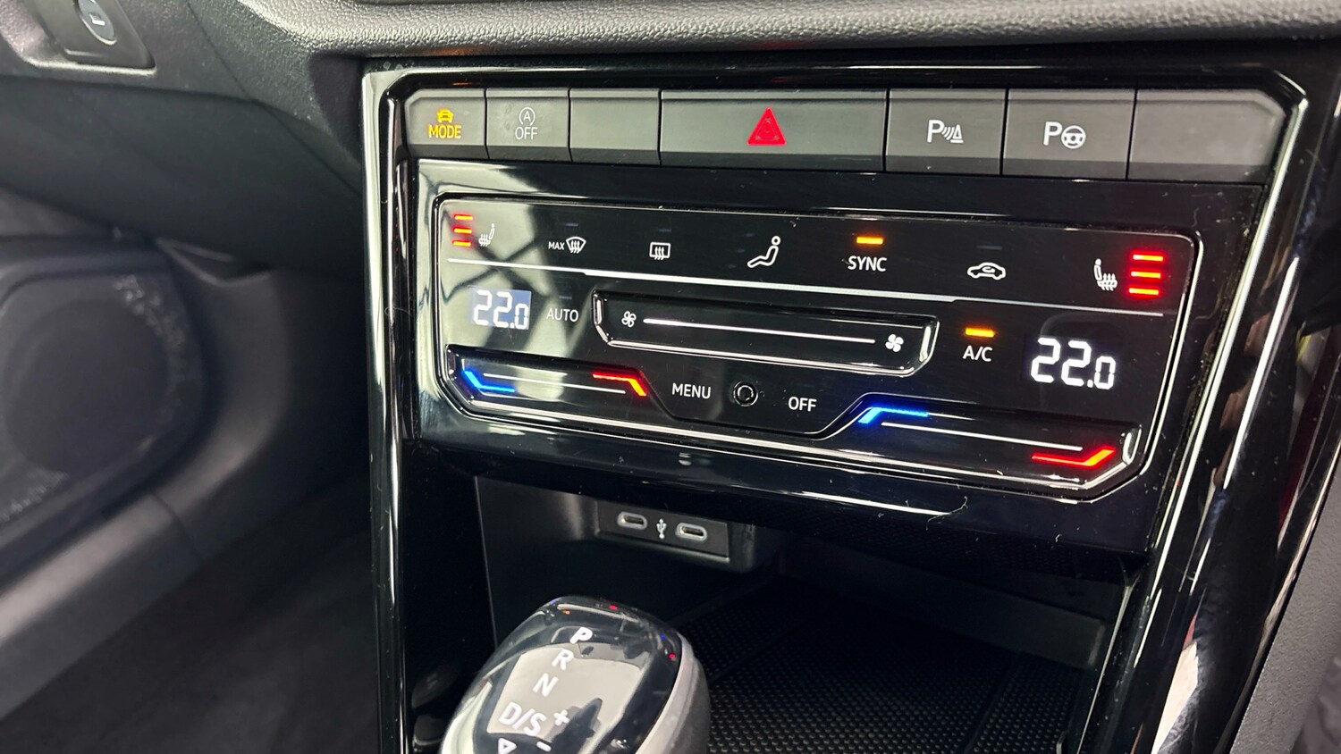 Used Volkswagen T-Roc 2023 for sale - 77639427: Photo 15