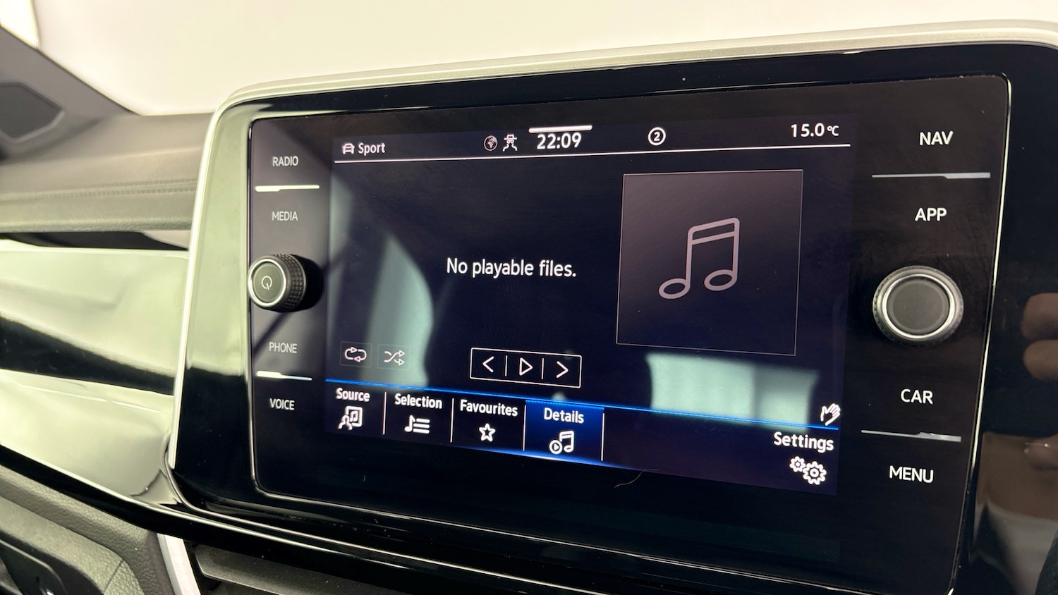 Used Volkswagen T-Roc 2023 for sale - 77639427: Photo 17