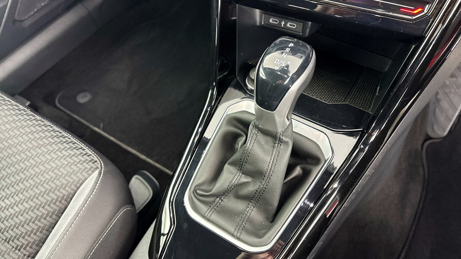 Used Volkswagen T-Roc 2023 for sale - 77639427: Photo 24