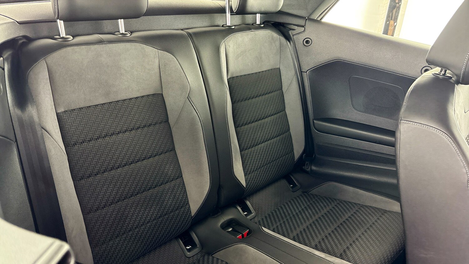 Used Volkswagen T-Roc 2023 for sale - 77639427: Photo 33