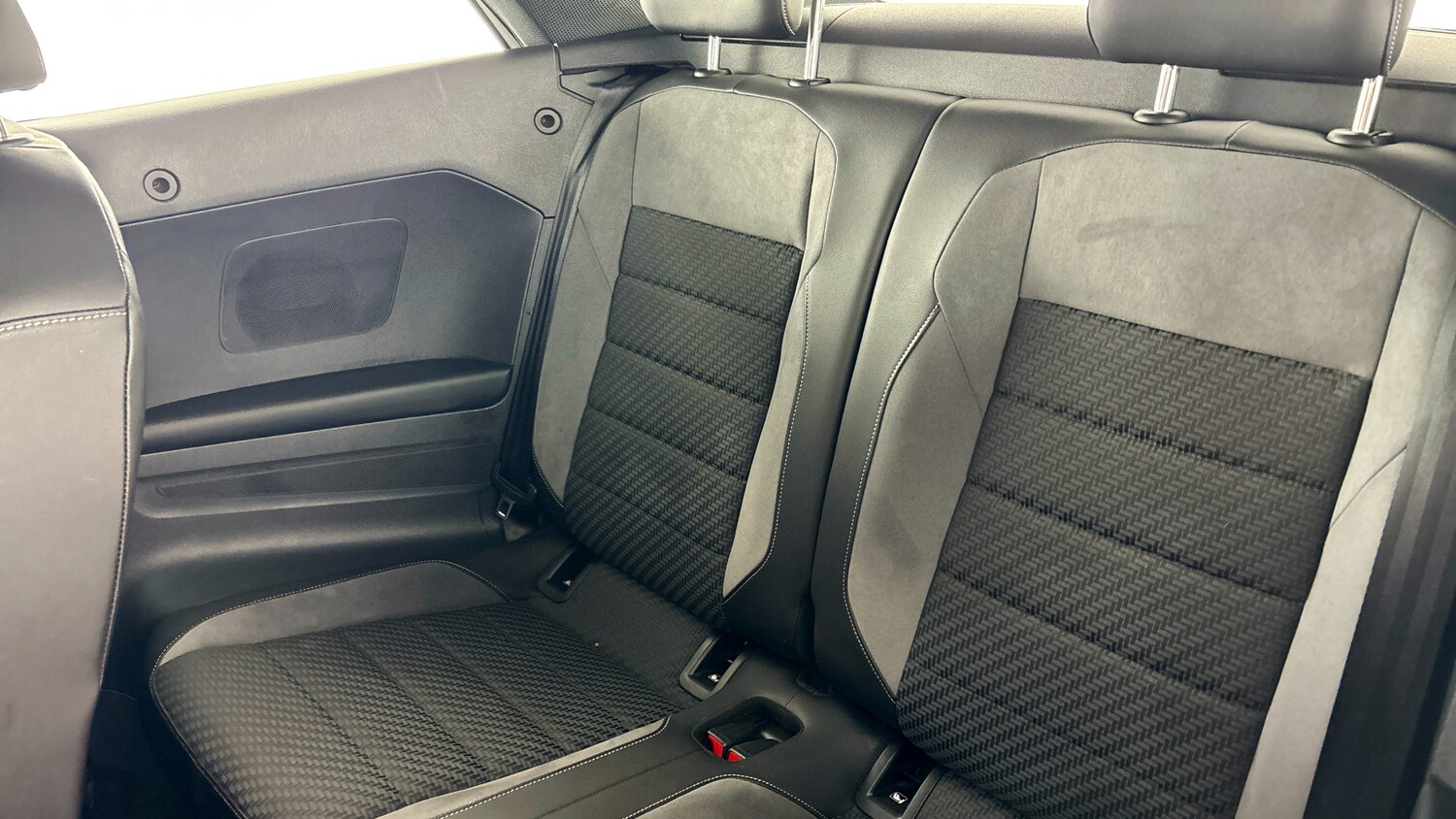 Used Volkswagen T-Roc 2023 for sale - 77639427: Photo 38