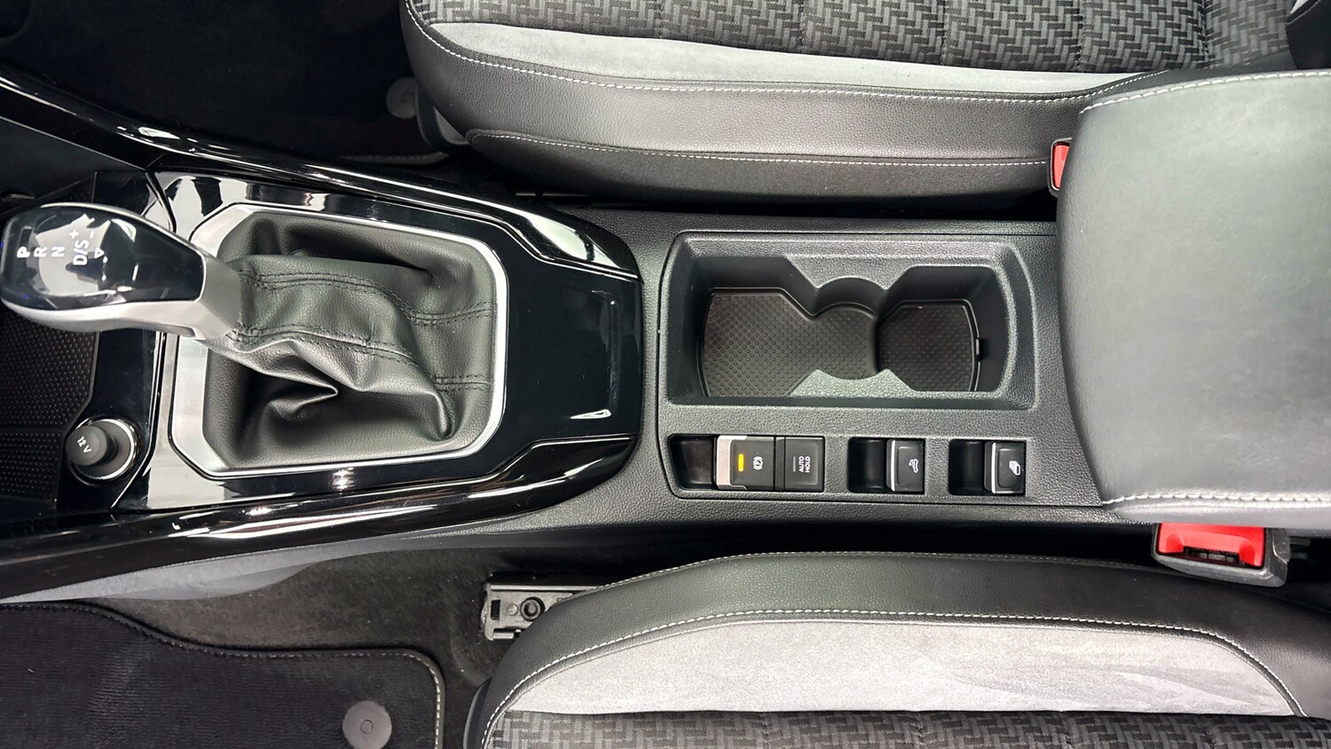 Used Volkswagen T-Roc 2023 for sale - 77639427: Photo 41