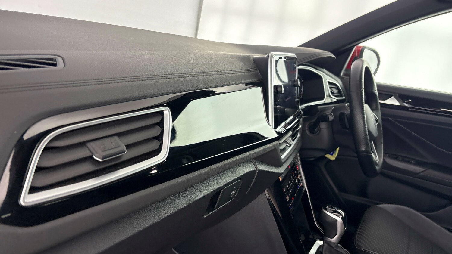 Used Volkswagen T-Roc 2023 for sale - 77639427: Photo 42