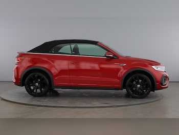 Used Volkswagen T-Roc 2023 for sale - 77639427: Photo