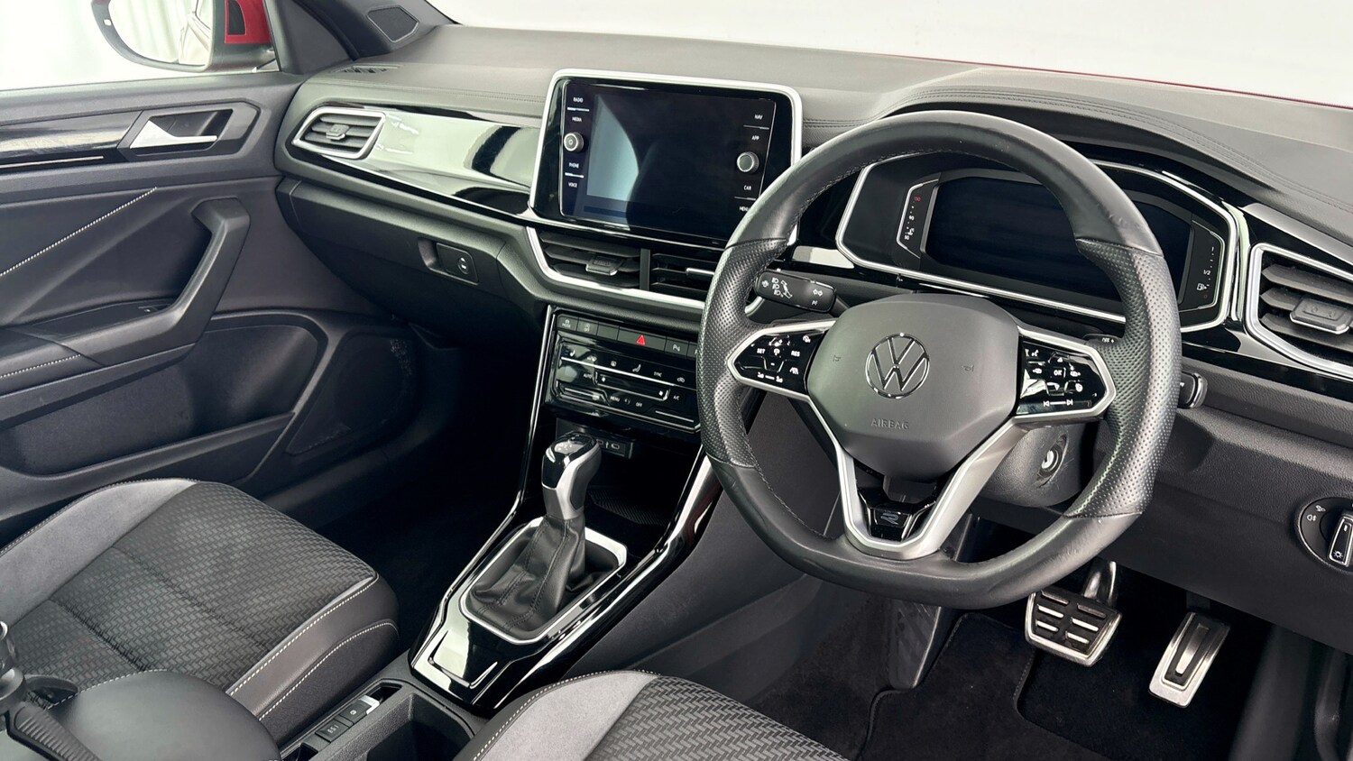 Used Volkswagen T-Roc 2023 for sale - 77639427: Photo 6