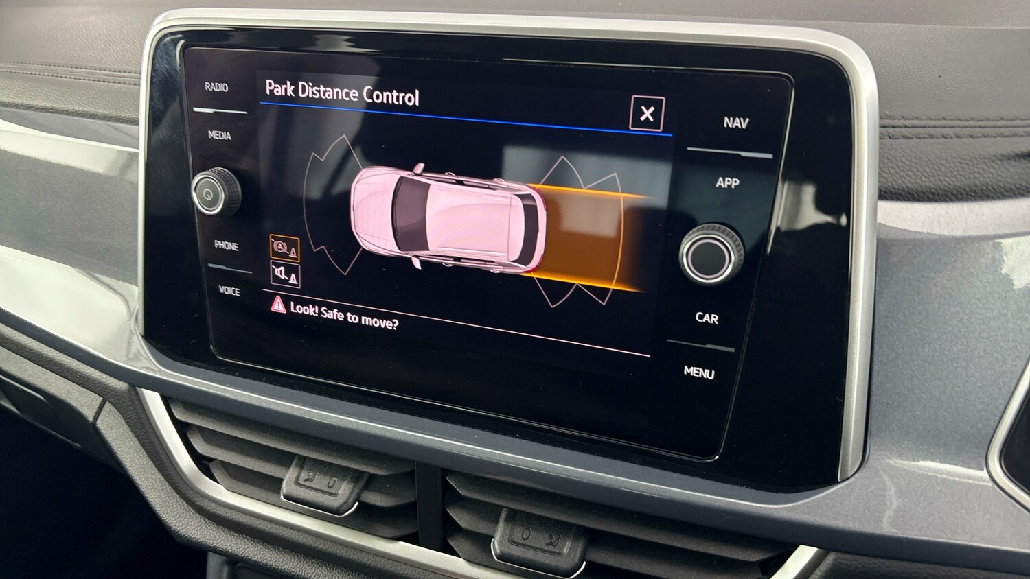 Used Volkswagen T-Roc 2024 for sale - 77602549: Photo 13