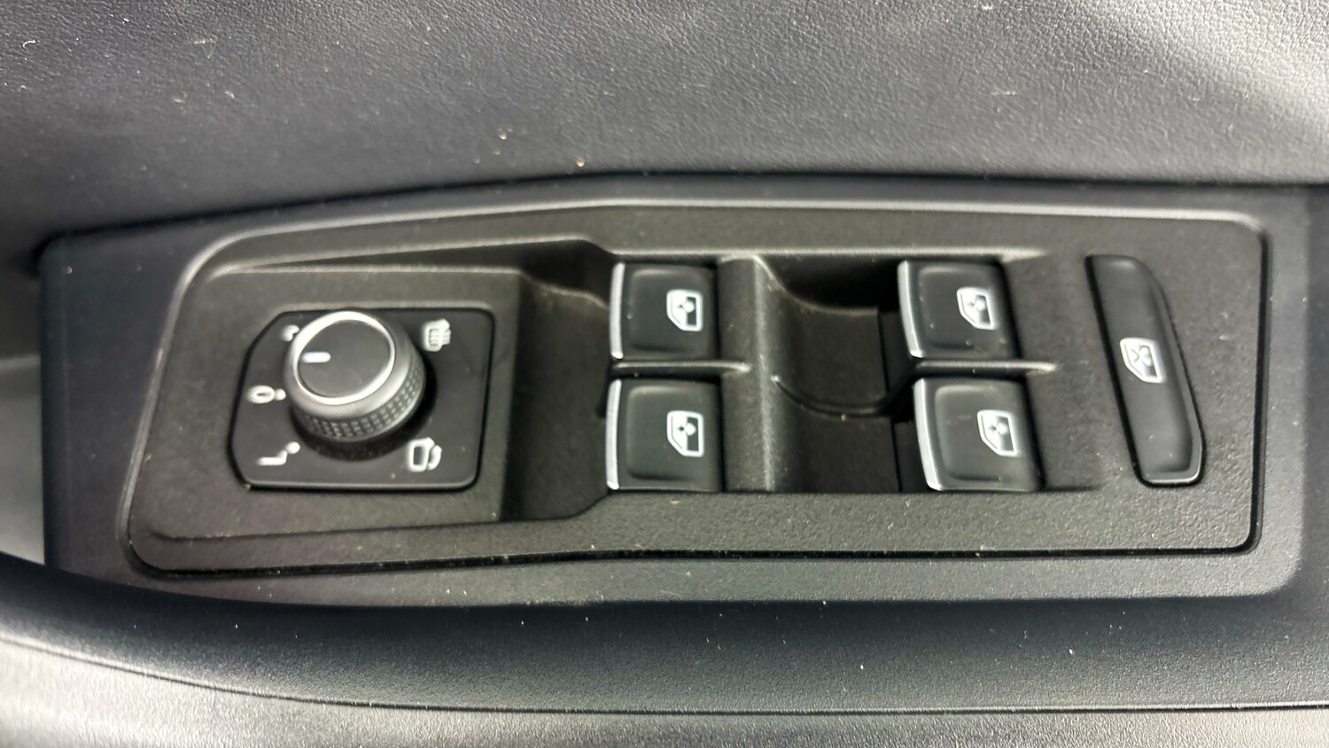 Used Volkswagen T-Roc 2024 for sale - 77602549: Photo 20