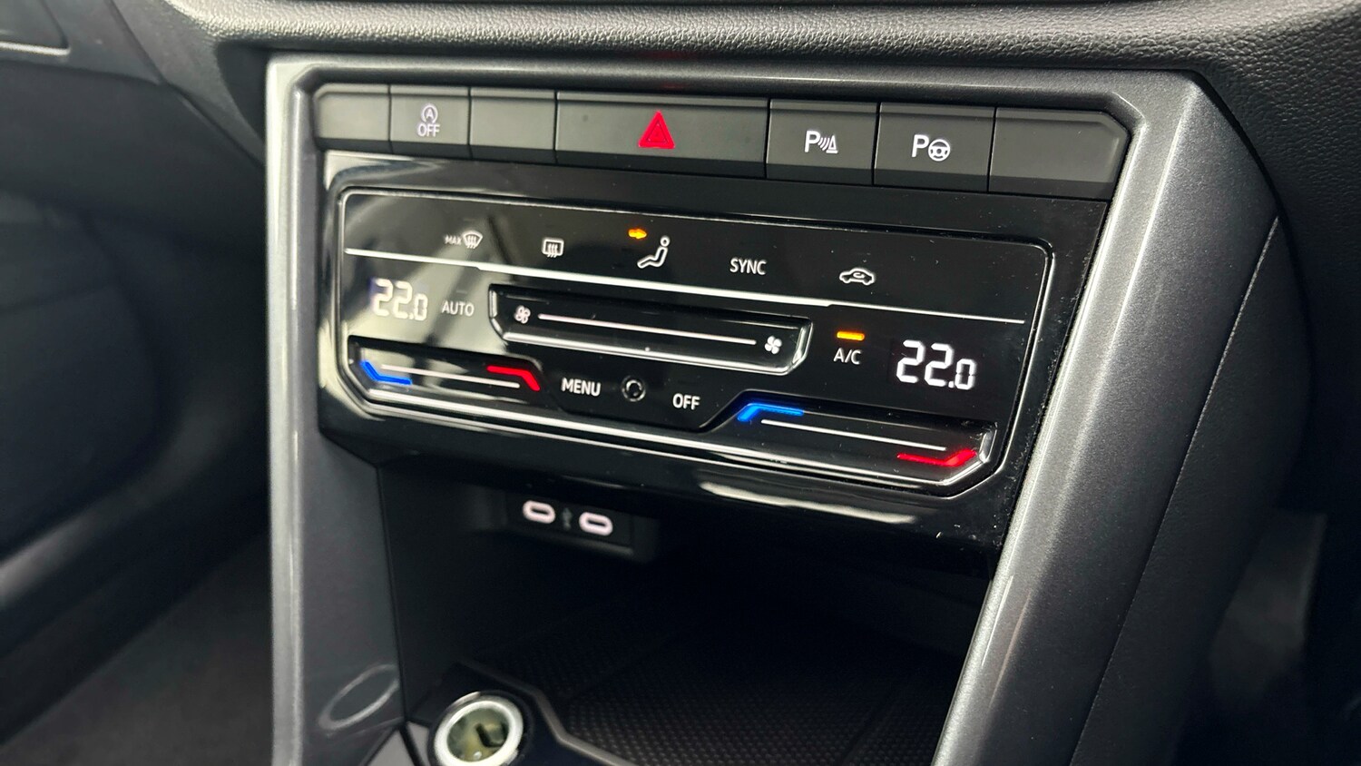 Used Volkswagen T-Roc 2024 for sale - 77602549: Photo 22