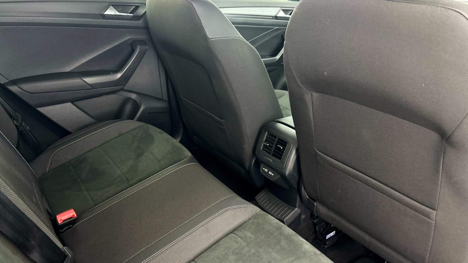 Used Volkswagen T-Roc 2024 for sale - 77602549: Photo 23