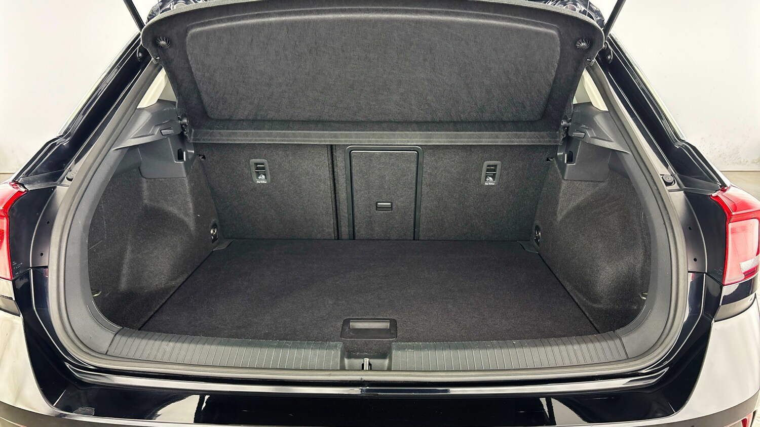 Used Volkswagen T-Roc 2024 for sale - 77602549: Photo 28