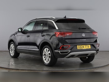 Used Volkswagen T-Roc 2024 for sale - 77602549: Photo