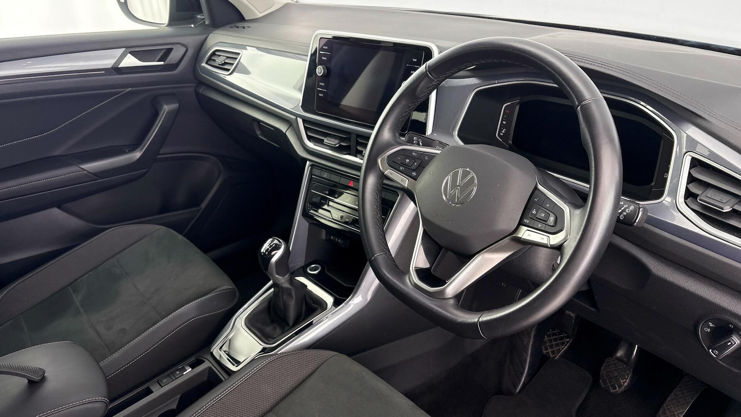 Used Volkswagen T-Roc 2024 for sale - 77602549: Photo 6