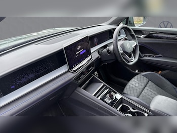 Used Volkswagen Touran 2025 for sale - 77602651: Photo