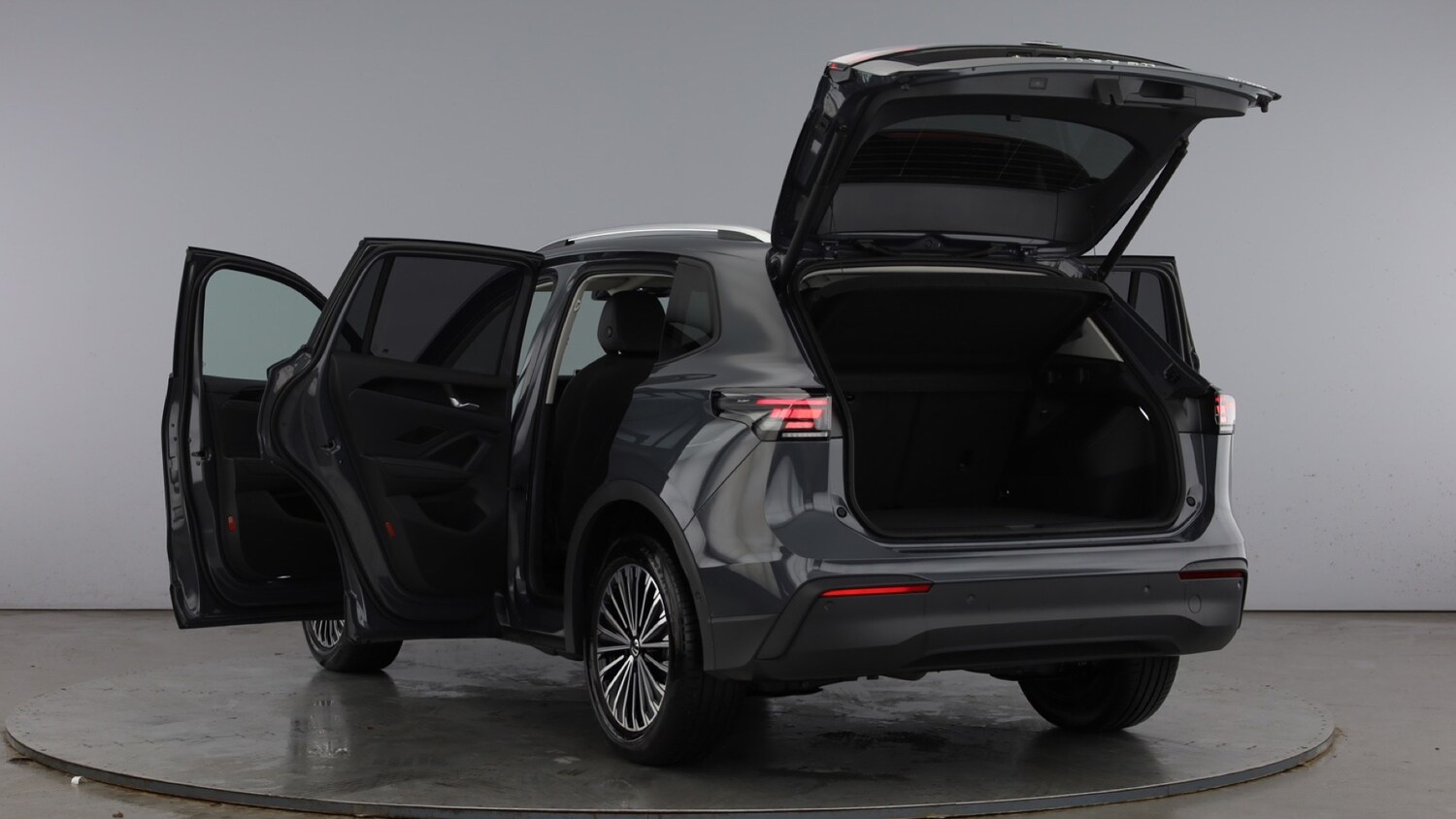 Used Volkswagen Tiguan 2024 for sale - 78196610: Photo 12