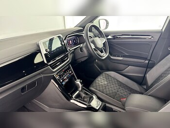 Used Volkswagen T-Roc 2024 for sale - 78459969: Photo
