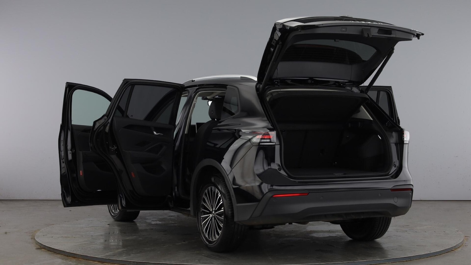 Used Volkswagen Tiguan 2024 for sale - 77803917: Photo 11