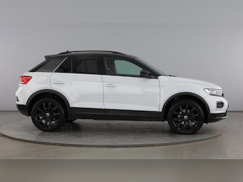 Used Volkswagen T-Roc 2021 for sale - 76931213: Photo