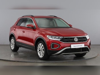 Used Volkswagen T-Roc 2023 for sale - 76758224: Photo