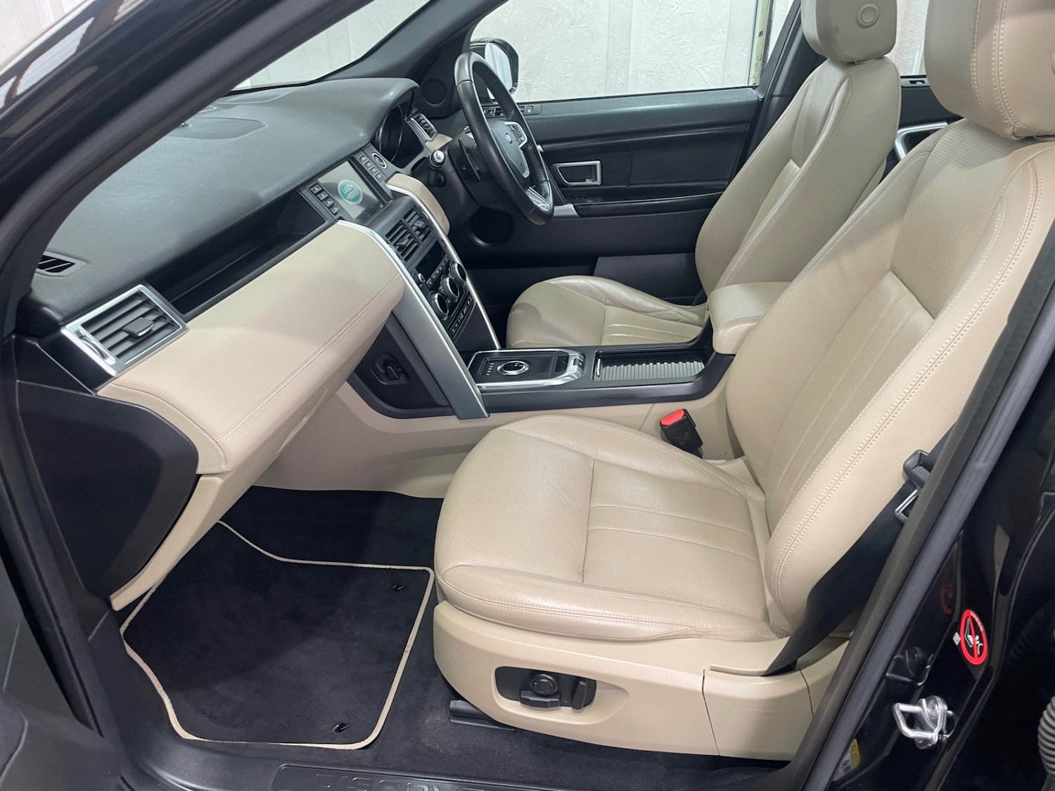 Used Land Rover Discovery Sport 2018 for sale - 76461636: Photo 12