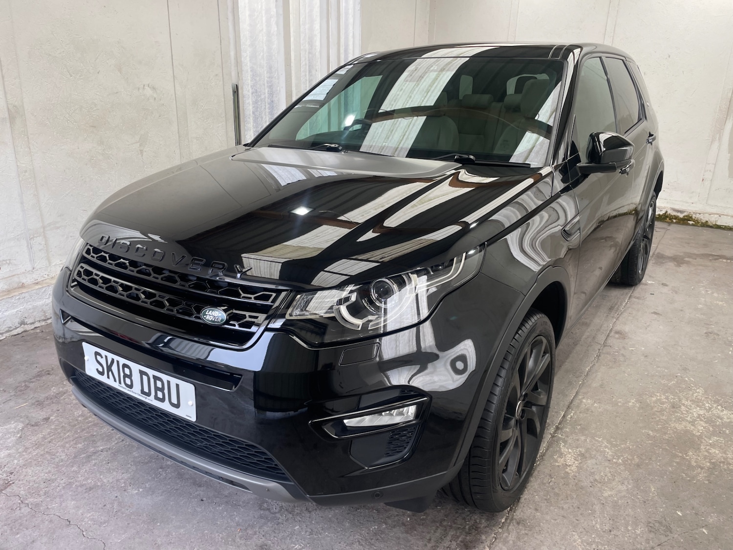 Used Land Rover Discovery Sport 2018 for sale - 76461636: Photo 3