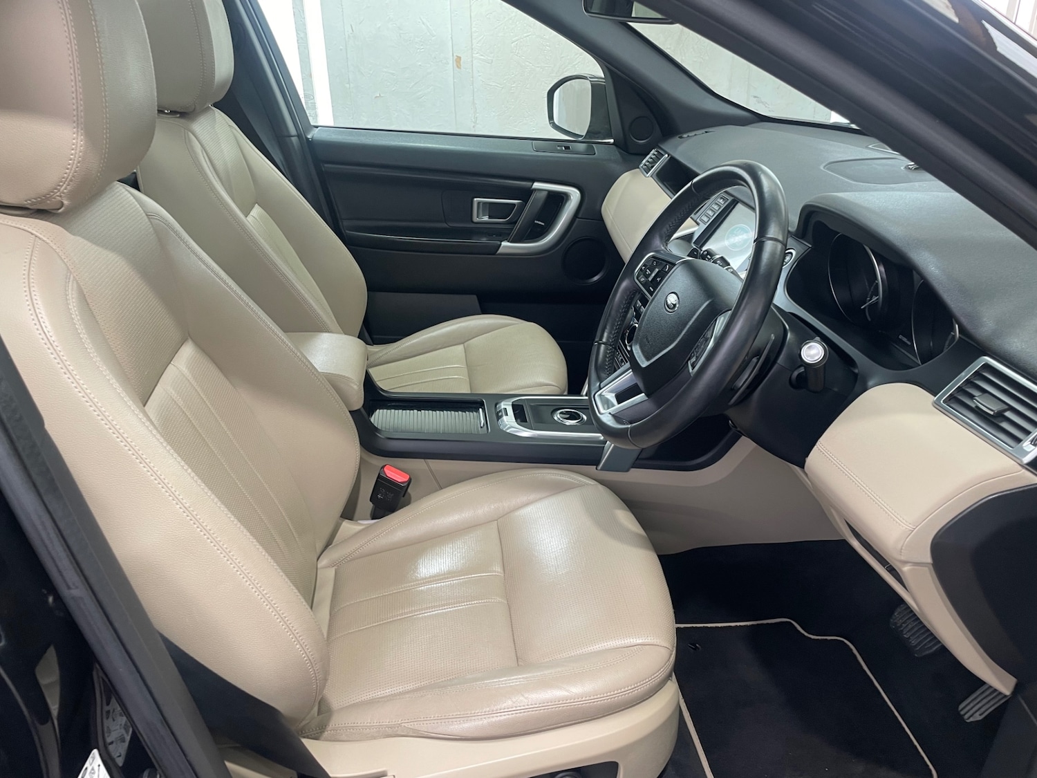 Used Land Rover Discovery Sport 2018 for sale - 76461636: Photo 9