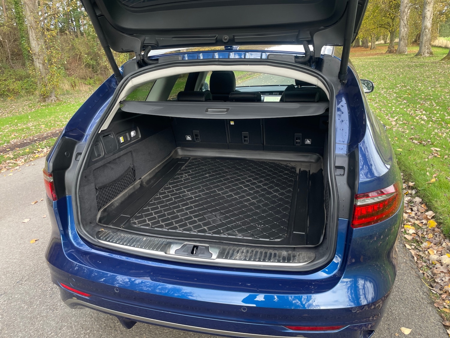 Used Jaguar XF 2023 for sale - 76363952: Photo 4