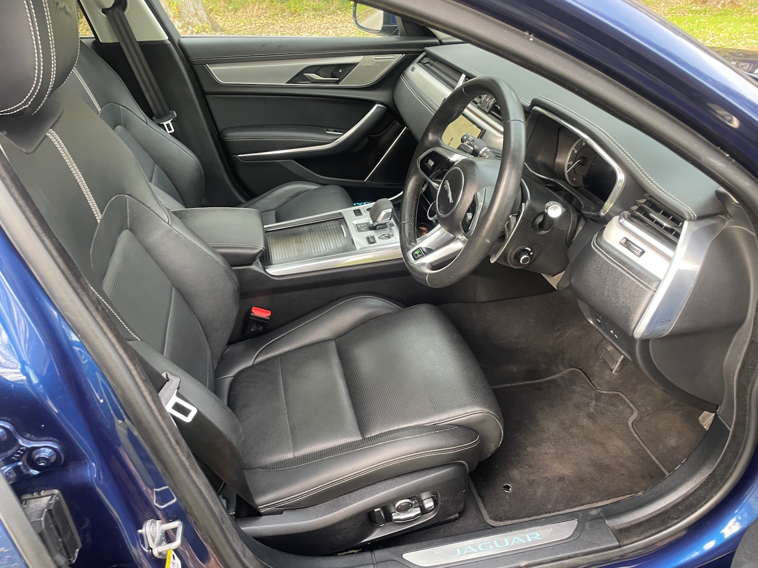 Used Jaguar XF 2023 for sale - 76363952: Photo 9