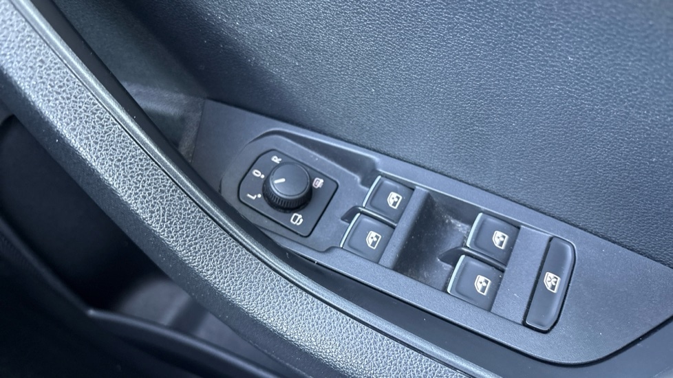 Used Skoda Karoq 2018 for sale - 76834897: Photo 31