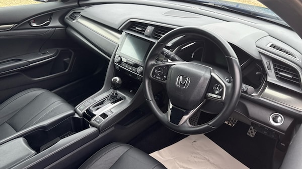 Used Honda Civic 2018 for sale - 76116727: Photo 9