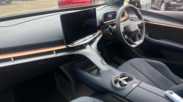 Used Cupra Tavascan 2025 for sale - 75702714: Photo 2