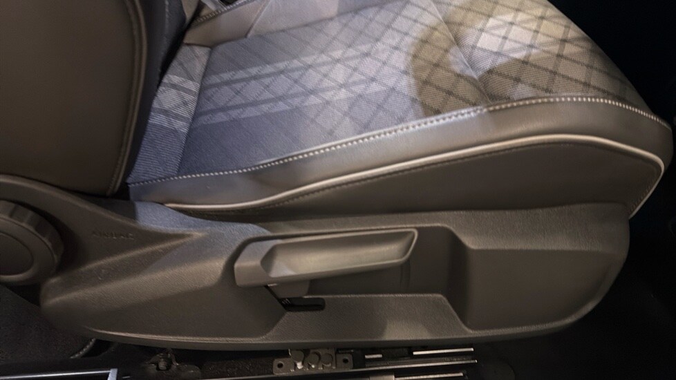 Used Volkswagen Golf 2022 for sale - 76788321: Photo 33