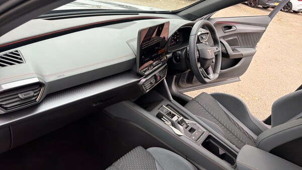 Used Cupra Formentor 2025 for sale - 76233905: Photo 2