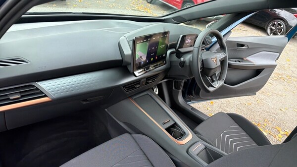 Used Cupra Born 2024 for sale - 76241697: Photo 2