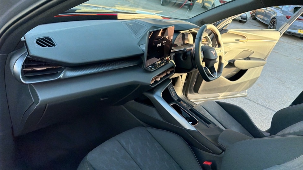 Used Cupra Terramar 2025 for sale - 76091981: Photo 2