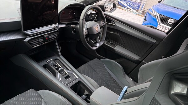 Used Cupra Leon 2025 for sale - 76233955: Photo 2