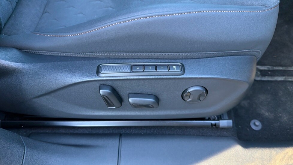 Used Cupra Terramar 2025 for sale - 75684644: Photo 38