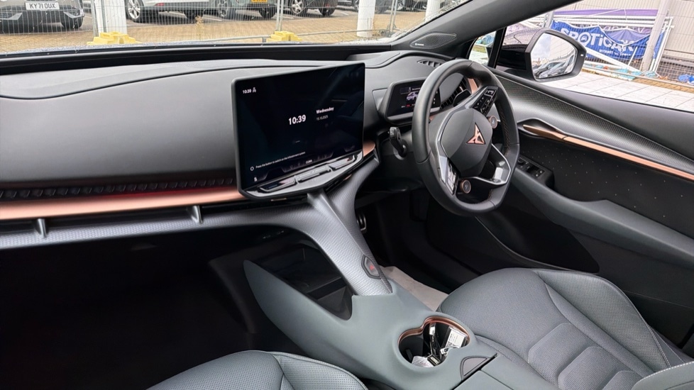 Used Cupra Tavascan 2025 for sale - 76234019: Photo 2