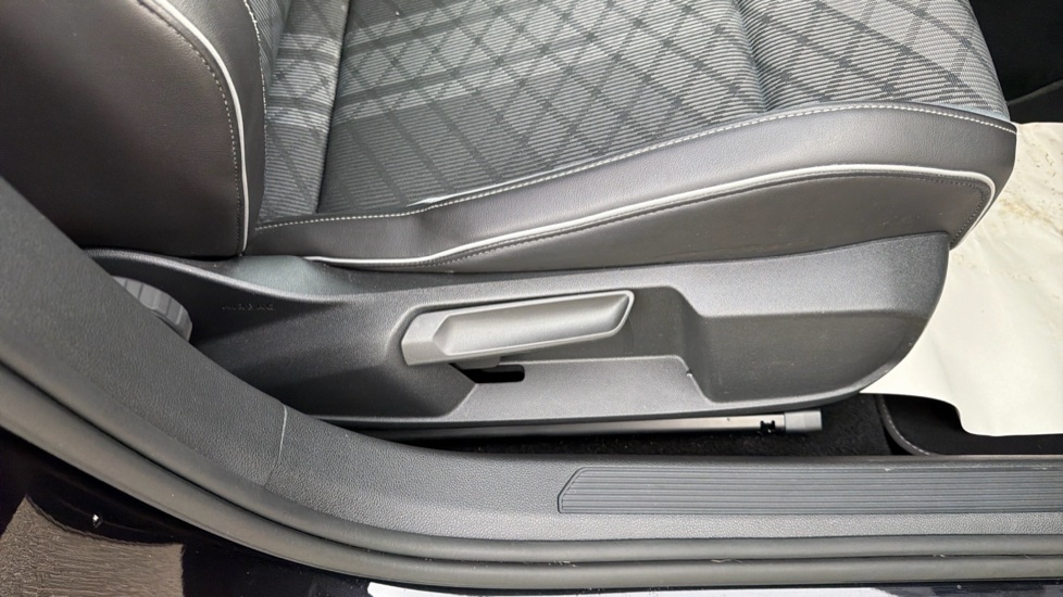 Used Volkswagen Golf 2022 for sale - 76493990: Photo 36