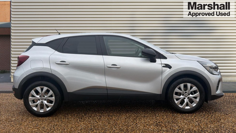 Used Renault Captur 2022 for sale - 76519326: Photo 2