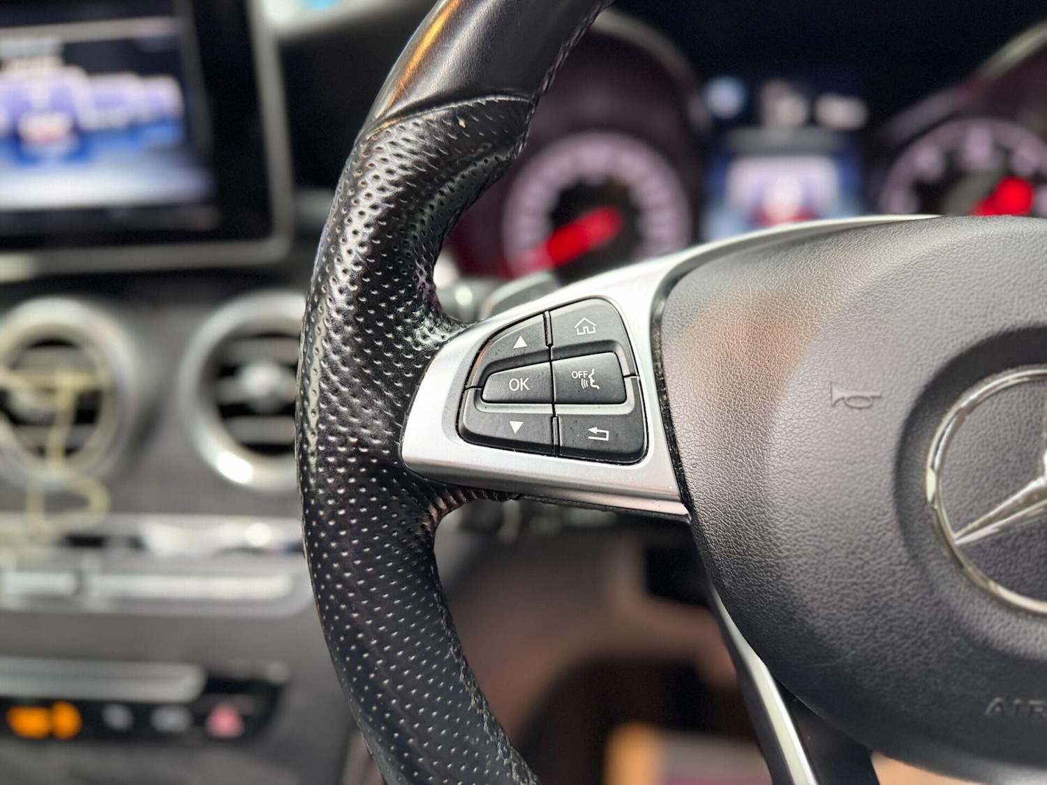 Used Mercedes-Benz GLC 2017 for sale - 76778171: Photo 38