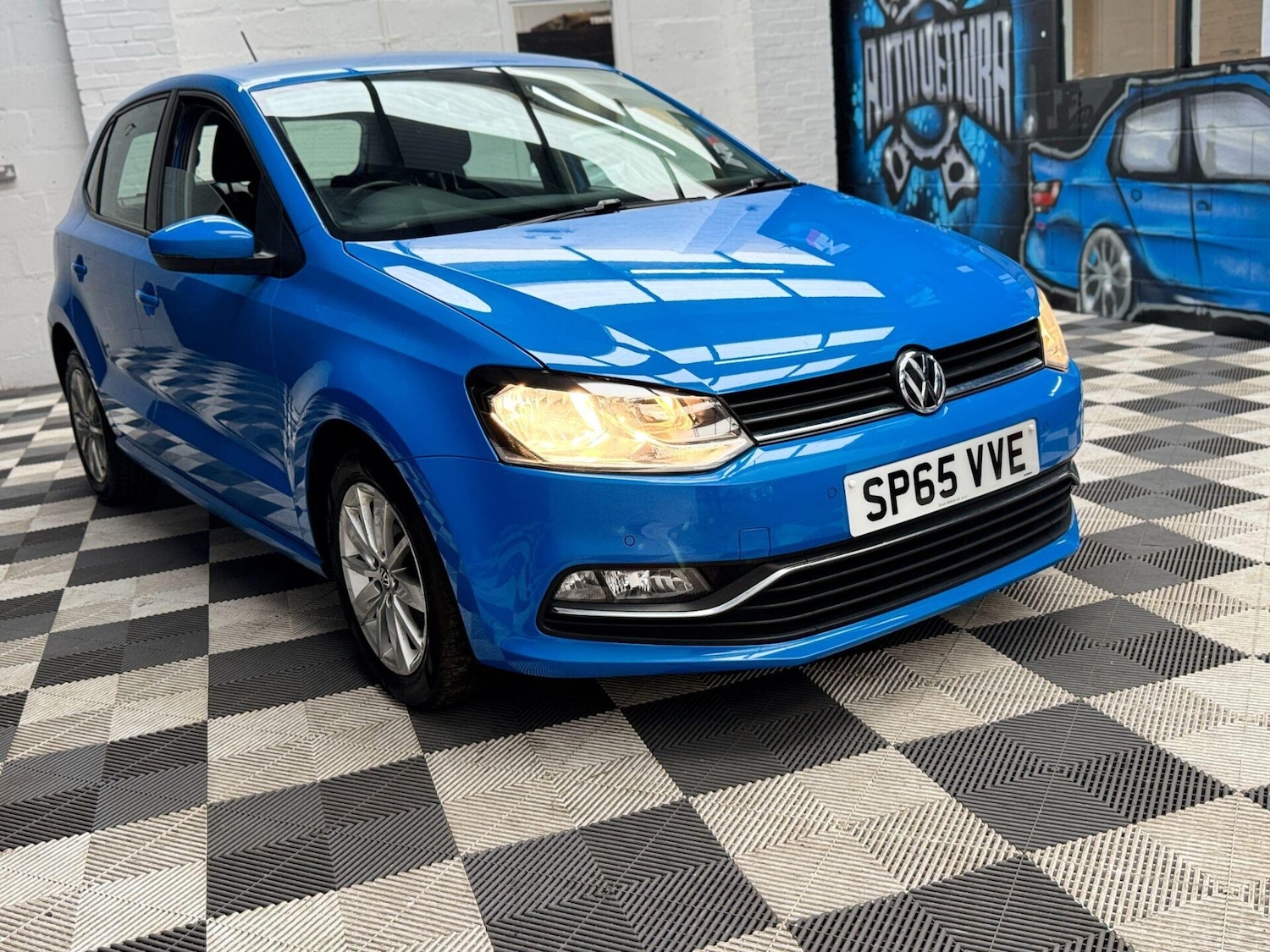 Used Volkswagen Polo 2015 for sale - 76600022: Photo 2