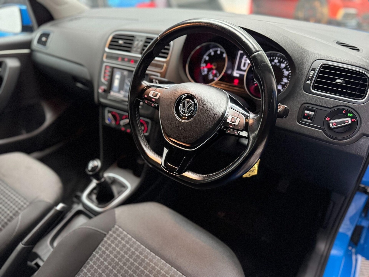 Used Volkswagen Polo 2015 for sale - 76600022: Photo 33