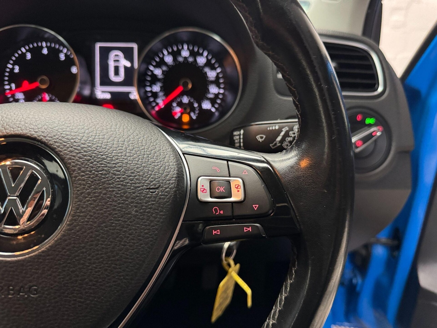 Used Volkswagen Polo 2015 for sale - 76600022: Photo 40