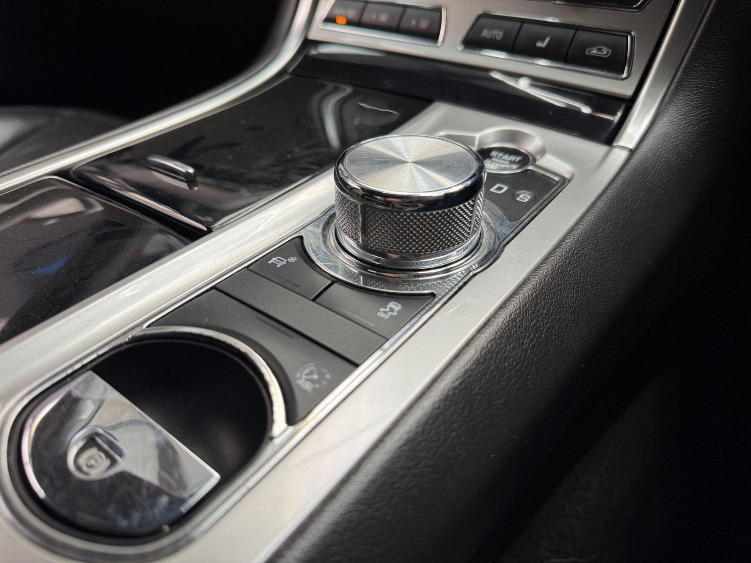 Used Jaguar XF 2015 for sale - 77208700: Photo 15