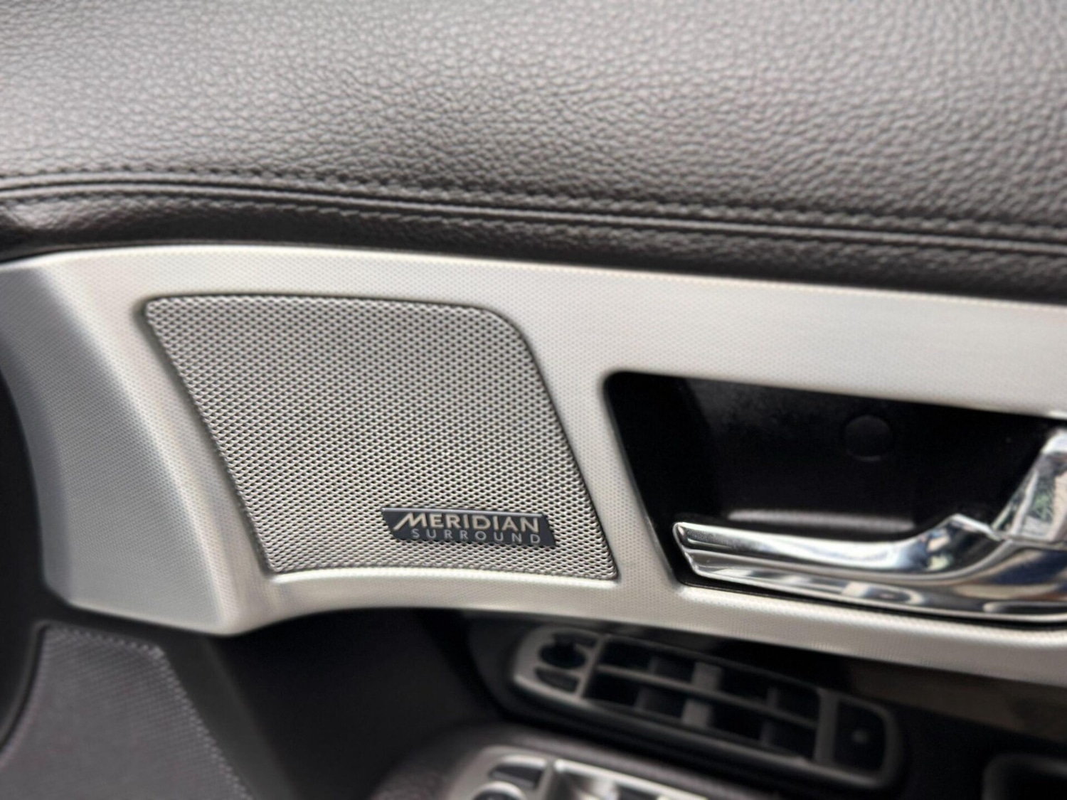 Used Jaguar XF 2015 for sale - 77208700: Photo 21