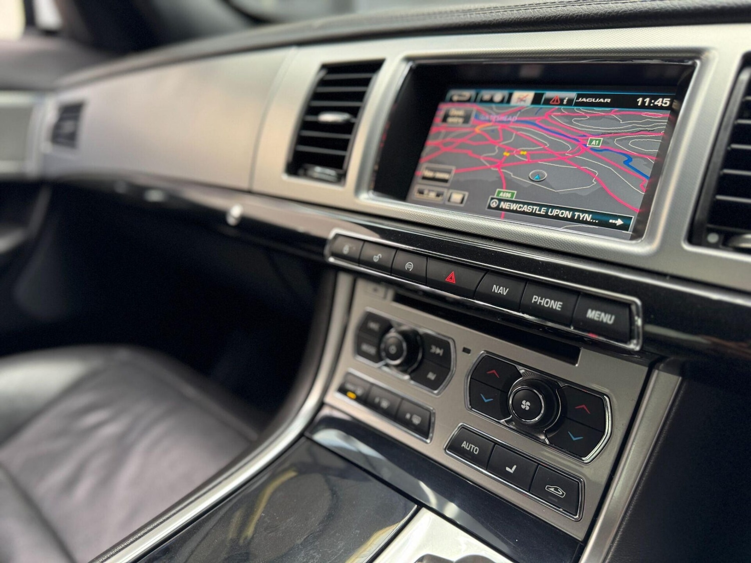 Used Jaguar XF 2015 for sale - 77208700: Photo 30