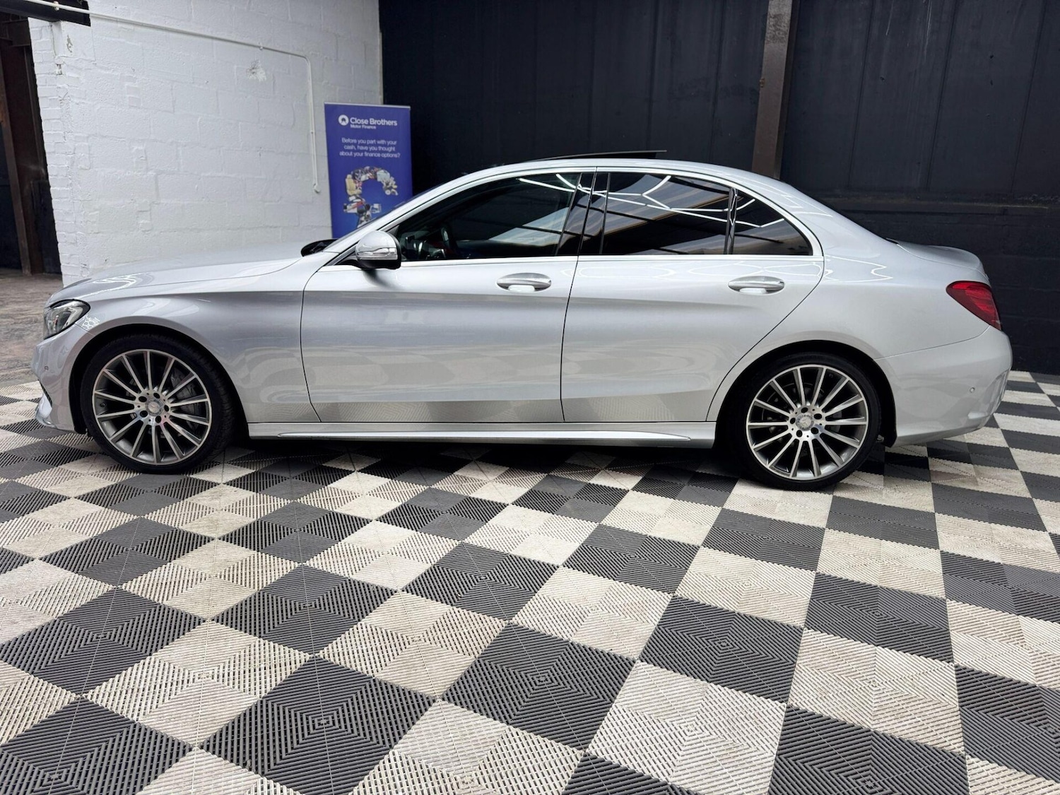 Used Mercedes-Benz C Class 2015 for sale - 76909333: Photo 10