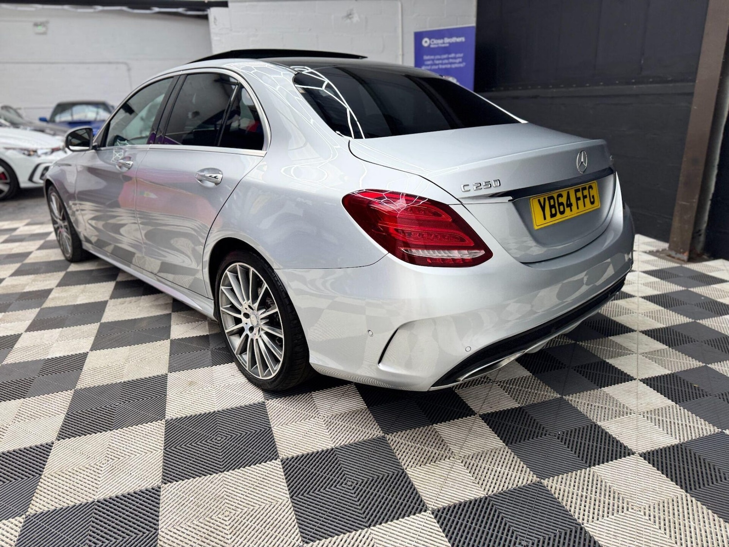 Used Mercedes-Benz C Class 2015 for sale - 76909333: Photo 8