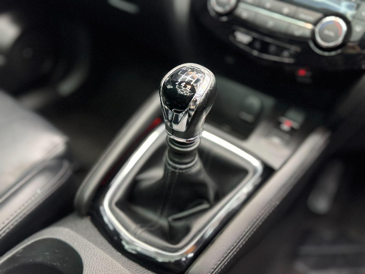 Used Nissan Qashqai 2017 for sale - 76637332: Photo 17