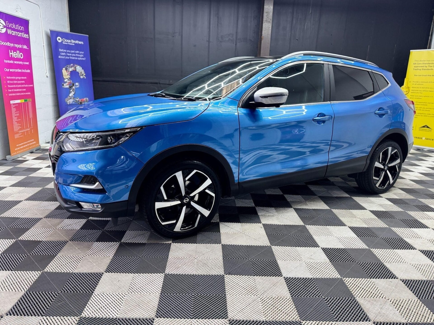 Used Nissan Qashqai 2017 for sale - 76637332: Photo 2